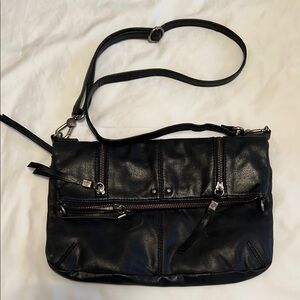 Elegant Black Crossbody Bag with Adjustable Strap